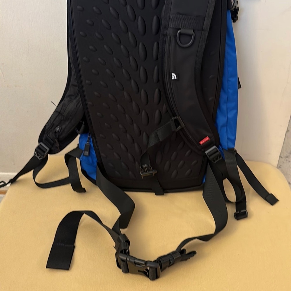 Supreme The North Face Summit Series Rescue Chugach 16 Backpack SS22 - Picture 10 of 11